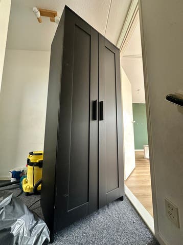 Brimnes Ikea kledingkast zwart/ opbergen/ hangkast