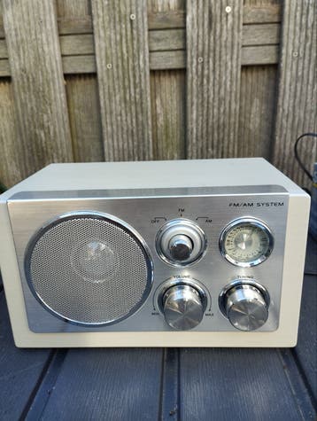 Stijlvolle FM/AM Radio - Klassiek Design