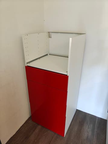 Keuken/opbergkast gratis af te halen wegens verhuizing