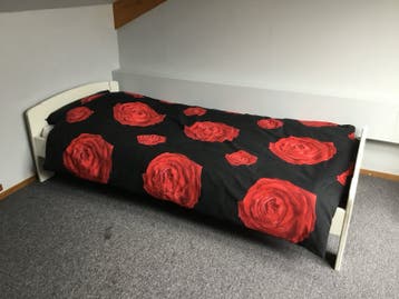 Eenpersoons ledikant 200x90 cm met matras