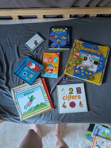 Gratis boeken, sommige niet meer stevig maar wel te lezen