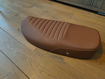 Nieuw zadel Senzo scooter (gratis)