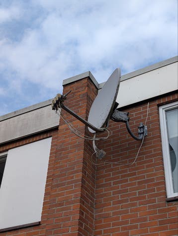 Schotelantenne met ontvangers - Gratis af te halen