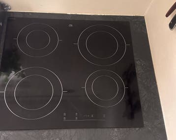 Oven, vaatwasser, kookplaat, koelkast