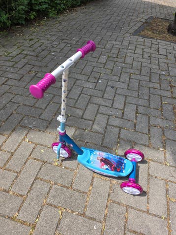 Frozen kinderstep met 3 wielen