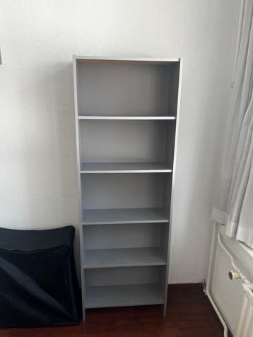 Kast (volgens mij Billy van IKEA).