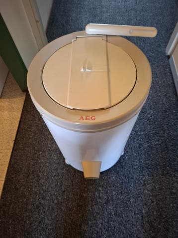 CENTRIFUGE