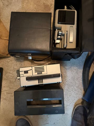 GRATIS film camera 8, 2 projectoren en een doos vol spullen
