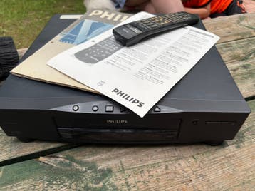 Gratis af te halen: vhs Philips videorecorder