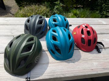 GRATIS - 5 fietshelmen van Bobike