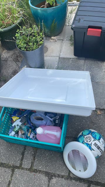 Gratis lekbak voor wasmachine of droger - Broek op Langedijk
