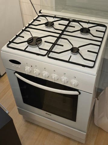 Bosch Vrijstaand Gasfornuis met Oven - Gebruikt