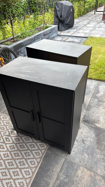 2 zwarte ikea kasten