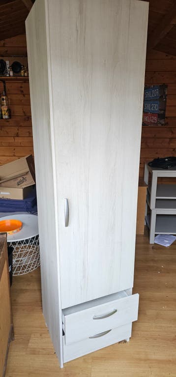 Gratis hoge kast, schoenen kast en kapstok