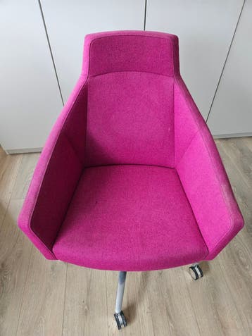 Gratis Roze Bureaustoel met Wieltjes