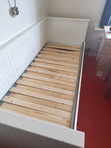 Hemnes bedbank wit 3lades uitschuifbaar