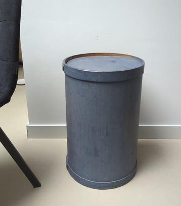 Brocante ton blauwe kist bak opberger