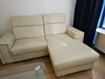 Grote bank met chaise longue