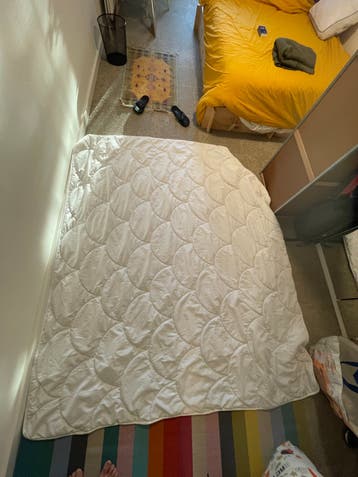 Gratis: Wit tweepersoons zomerdekbed 240x200 cm