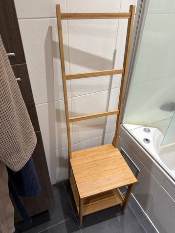 Bamboe handdoekenrek met opbergplank