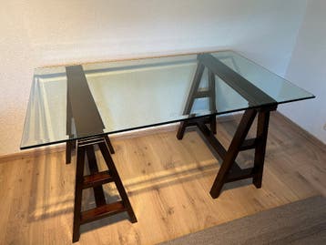 Glass desk with wooden legs | Glazen bureau met houten poten