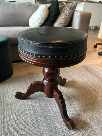Vintage stool in leather and wood | Kruk