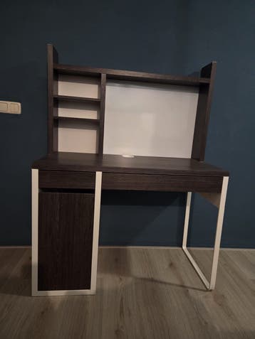 Gratis - Linkshandig bureau met whiteboard en opbergruimte