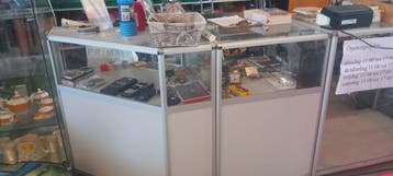 toonbank van alu en glas GRATIS