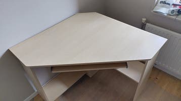 Hoek bureau gratis af te halen