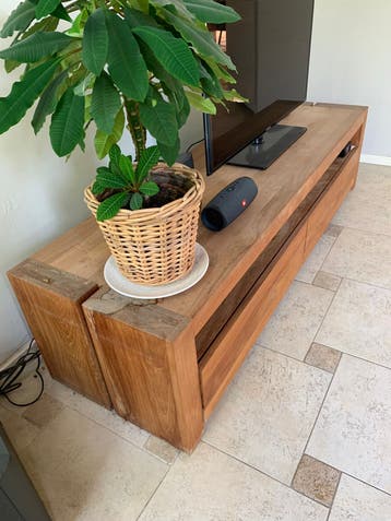 Teakhout tv meubel gratis