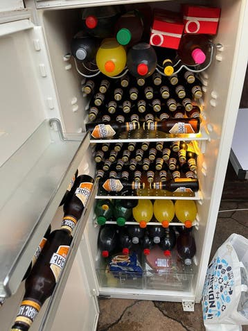 Gratis Koelkast met vriesvak - Ideaal voor drankjes!