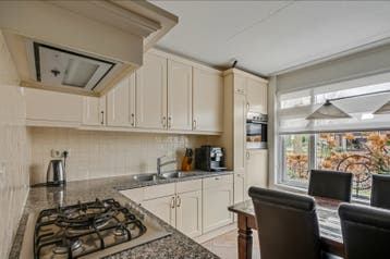 Gratis Keuken met inbouwapparatuur - ophalen 3 of 4 juli