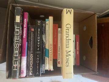 Gratis doos kunstboeken en paar andere