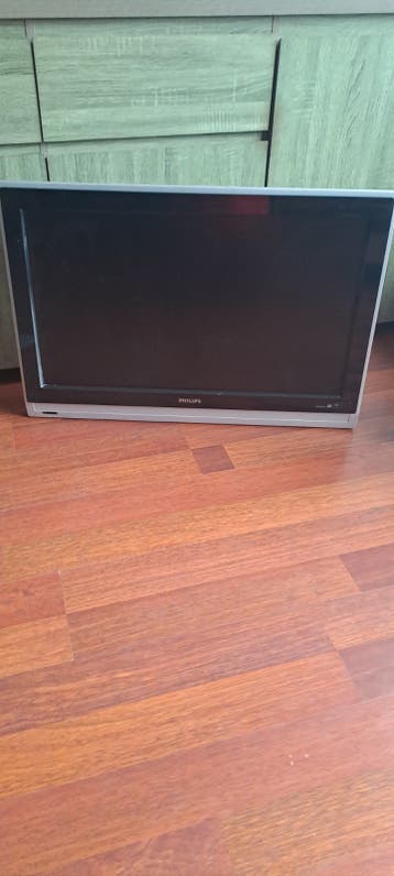 Gratis een Philips tv (80 cm) (tv werkt)