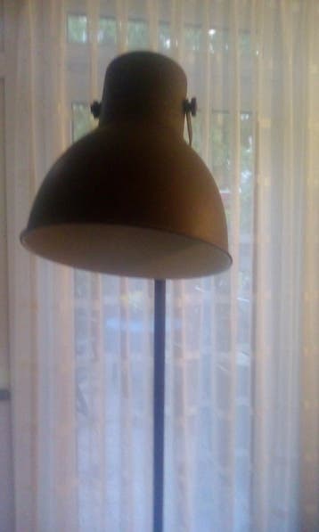 Staande schemerlamp van ikea