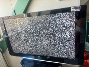 Gratis Samsung TV - 102cm breed, 57cm + afstandsbediening