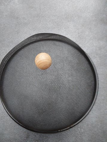 Vliegenkap voor eten - zwart metaal met houten knop