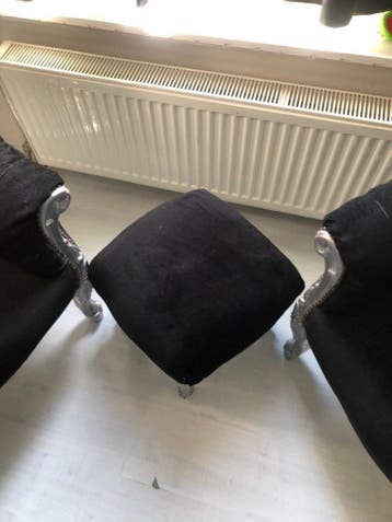 2 stoelen met voetenbankje