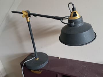 Stijlvolle bureaulamp - Zwart met goudkleurige accenten