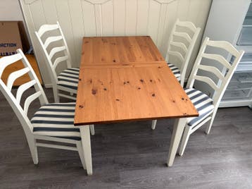 Tafel en 4 stoelen gratis afhalen!!