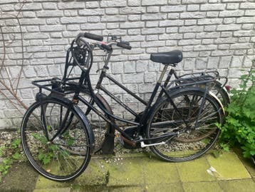 Twee oude fietsen gratis af te halen (oud ijzer)
