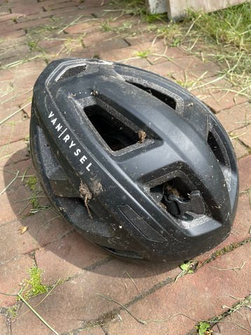 Van Rysel Fietshelm - Gebruikt