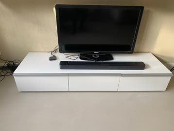 Gratis wit tv-meubel met hangkast - Modern design