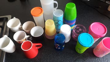 plastic bekers koffiekopjes gratis