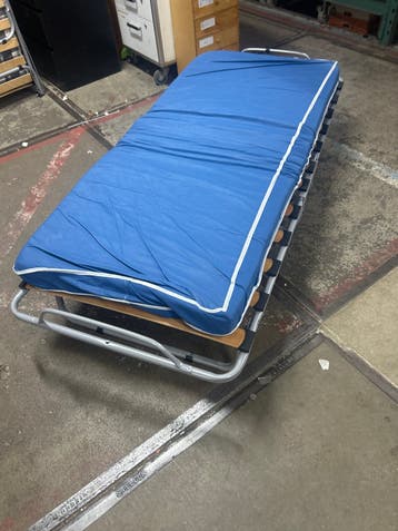 Opvouwbaar logeerbed 180x80 cm met matras