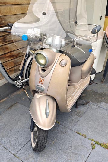 Gratis agm scooter