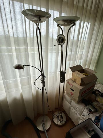 Set van 2 moderne vloerlampen met leeslamp, 180cm hoog