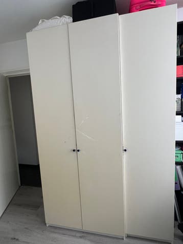 IKEA Billy kledingkasten. Gratis af te halen.