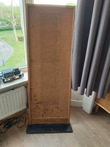 Twee magneplaner loudspeaker en  toebehoren