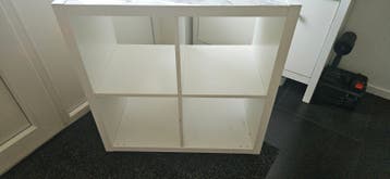 Witte Kallax kast met 4 vakken gratis af te halen